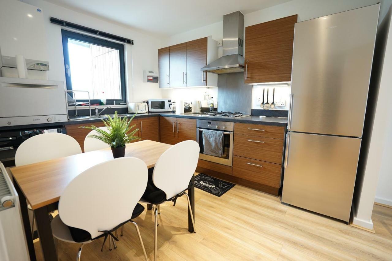 Perfectly Located Stunning Apartment Лондон Екстериор снимка