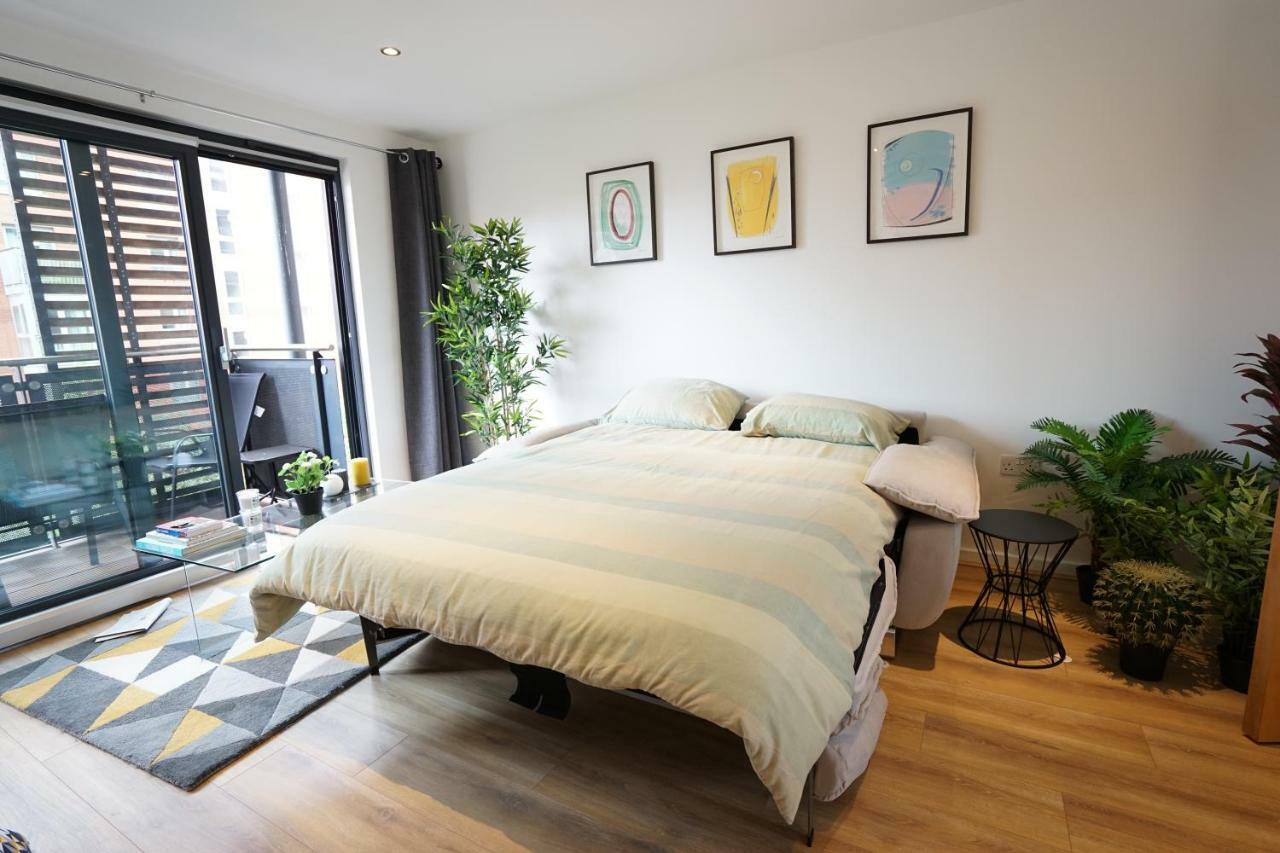 Perfectly Located Stunning Apartment Лондон Екстериор снимка