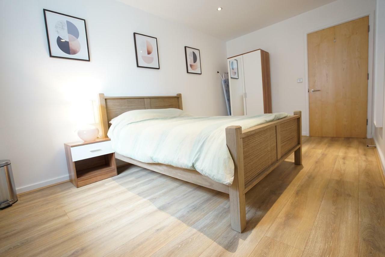 Perfectly Located Stunning Apartment Лондон Екстериор снимка
