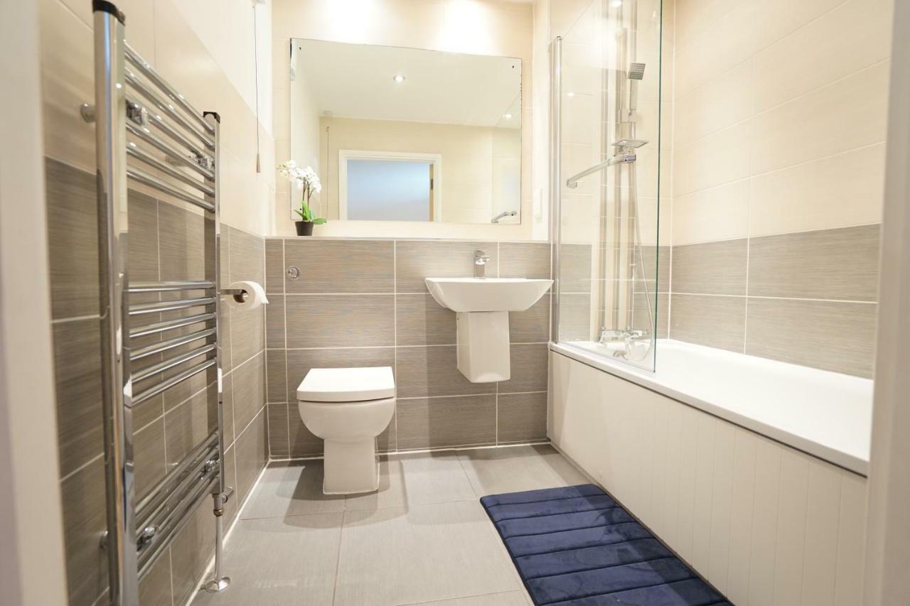 Perfectly Located Stunning Apartment Лондон Екстериор снимка
